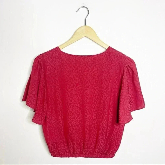 ASTR The Label Jacquard Surplice Cheetah Satin Crop Top Size Small - Picture 7 of 7